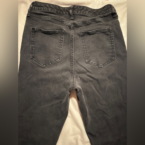 Jennifer Lopez Black Distressed Skinny Jeans - Picture 13 of 16